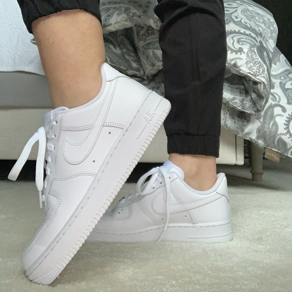 White Nike Air Force 1 low